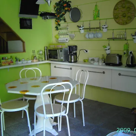 D'hotes Au Grillon Dort Bed & Breakfast *