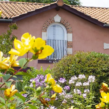 D'hotes Au Grillon Dort Bed & Breakfast *