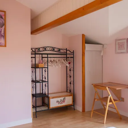 Couette-café D'hôtes Au Grillon Dort 3*