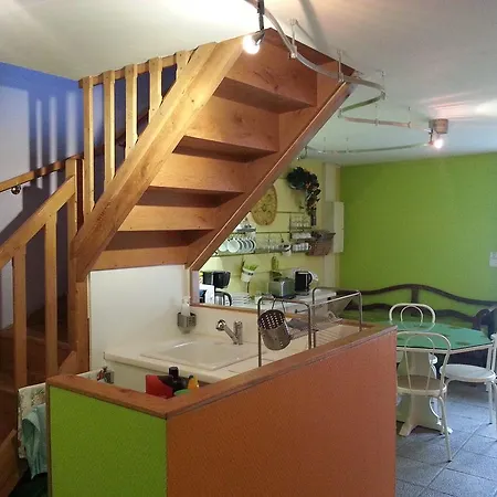 Couette-café D'hôtes Au Grillon Dort 3*