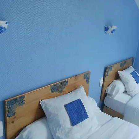 D'hotes Au Grillon Dort Bed & Breakfast *