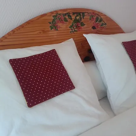 Couette-café D'hôtes Au Grillon Dort 3*