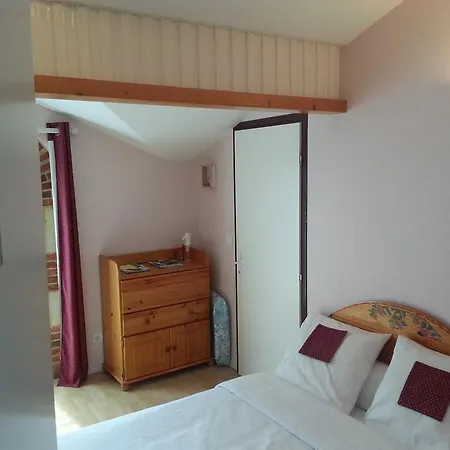 D'hôtes Au Grillon Dort