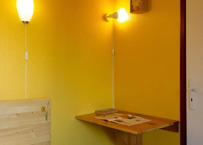 D'hotes Au Grillon Dort 3* 穆斯泰