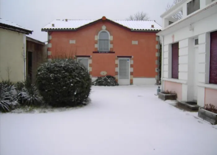 D'hotes Au Grillon Dort Bed & Breakfast Moustey