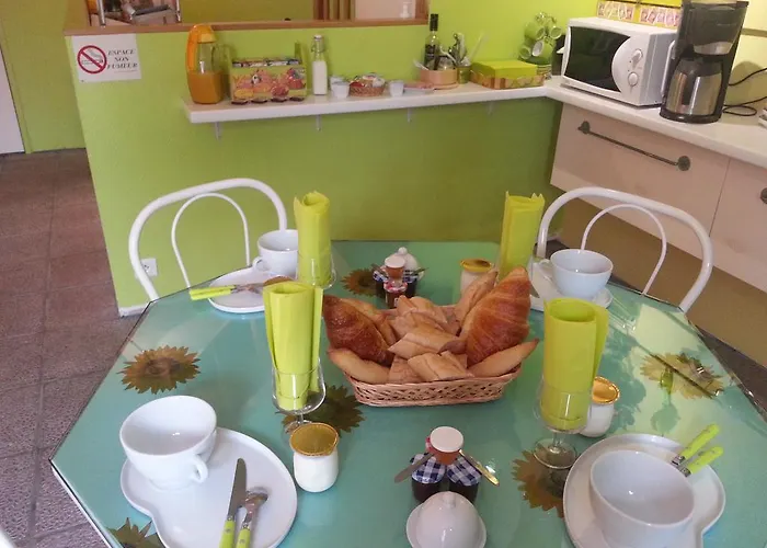 D'hotes Au Grillon Dort Bed & Breakfast