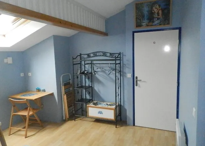 D'hotes Au Grillon Dort Bed & Breakfast Moustey